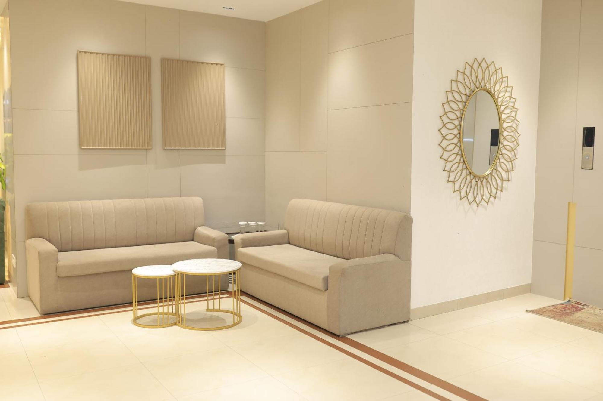 Hotel Prag Continental Гувахати Экстерьер фото