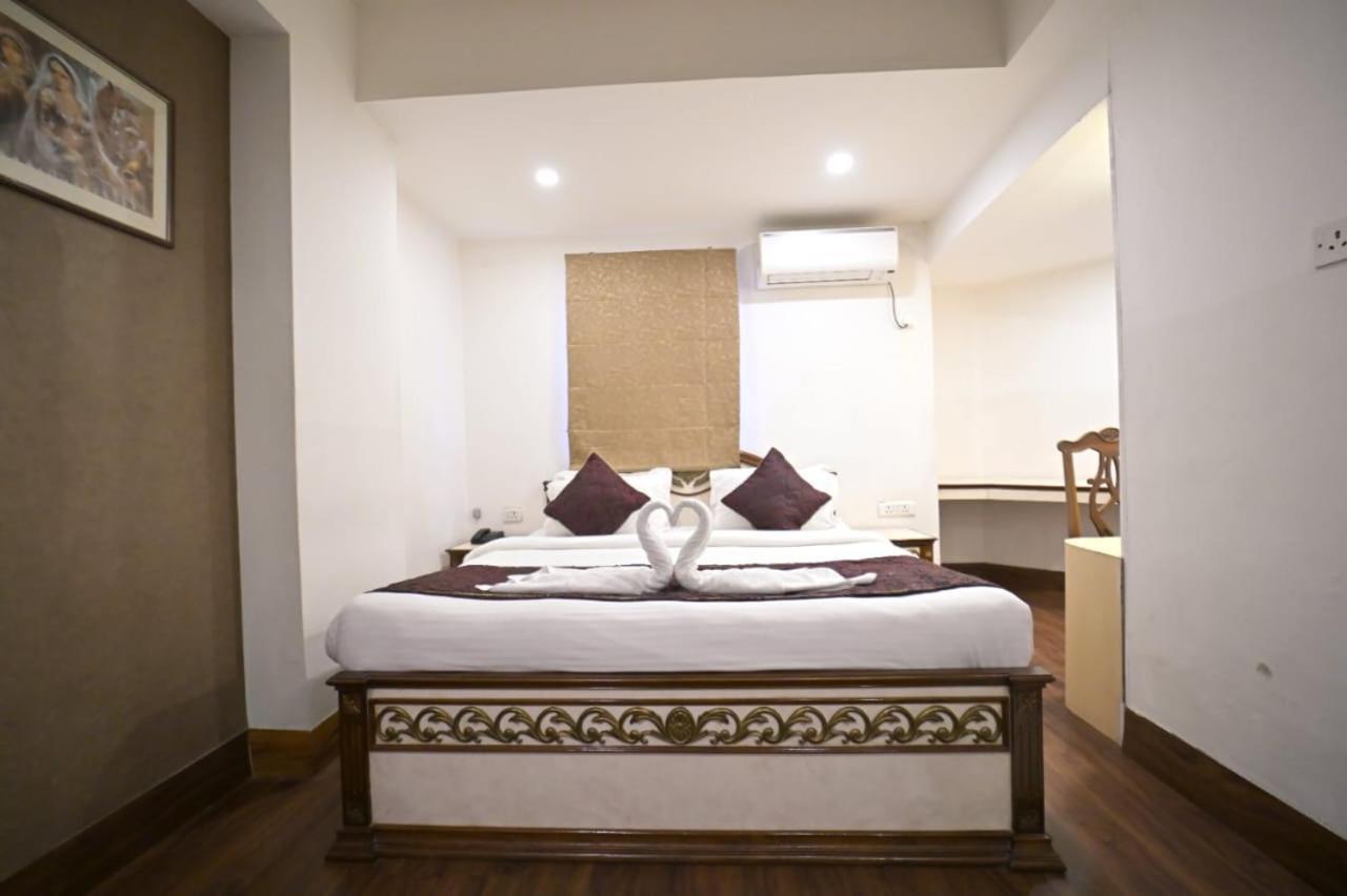 Hotel Prag Continental Гувахати Экстерьер фото
