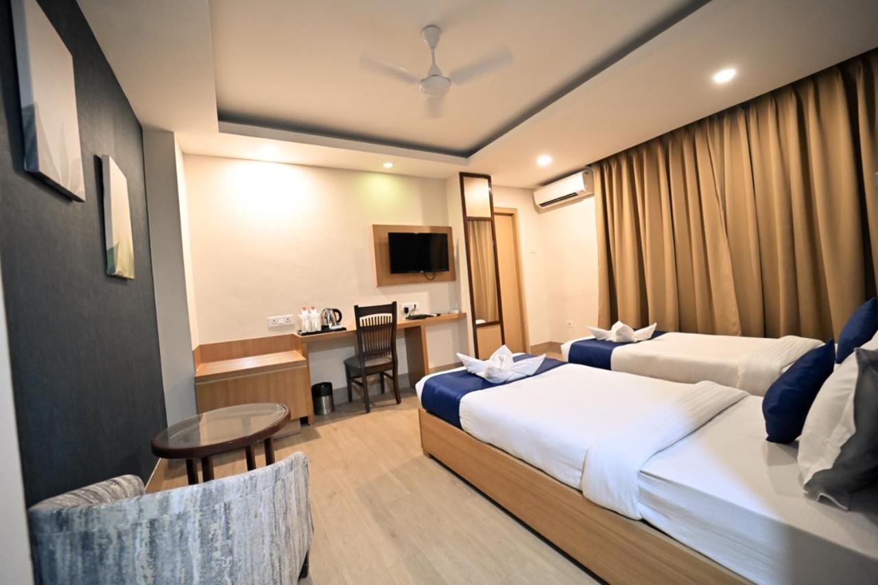 Hotel Prag Continental Гувахати Экстерьер фото