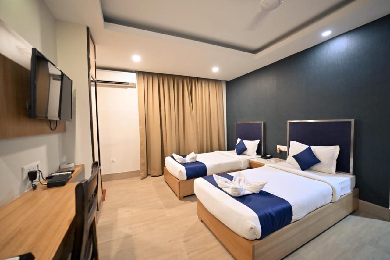 Hotel Prag Continental Гувахати Экстерьер фото