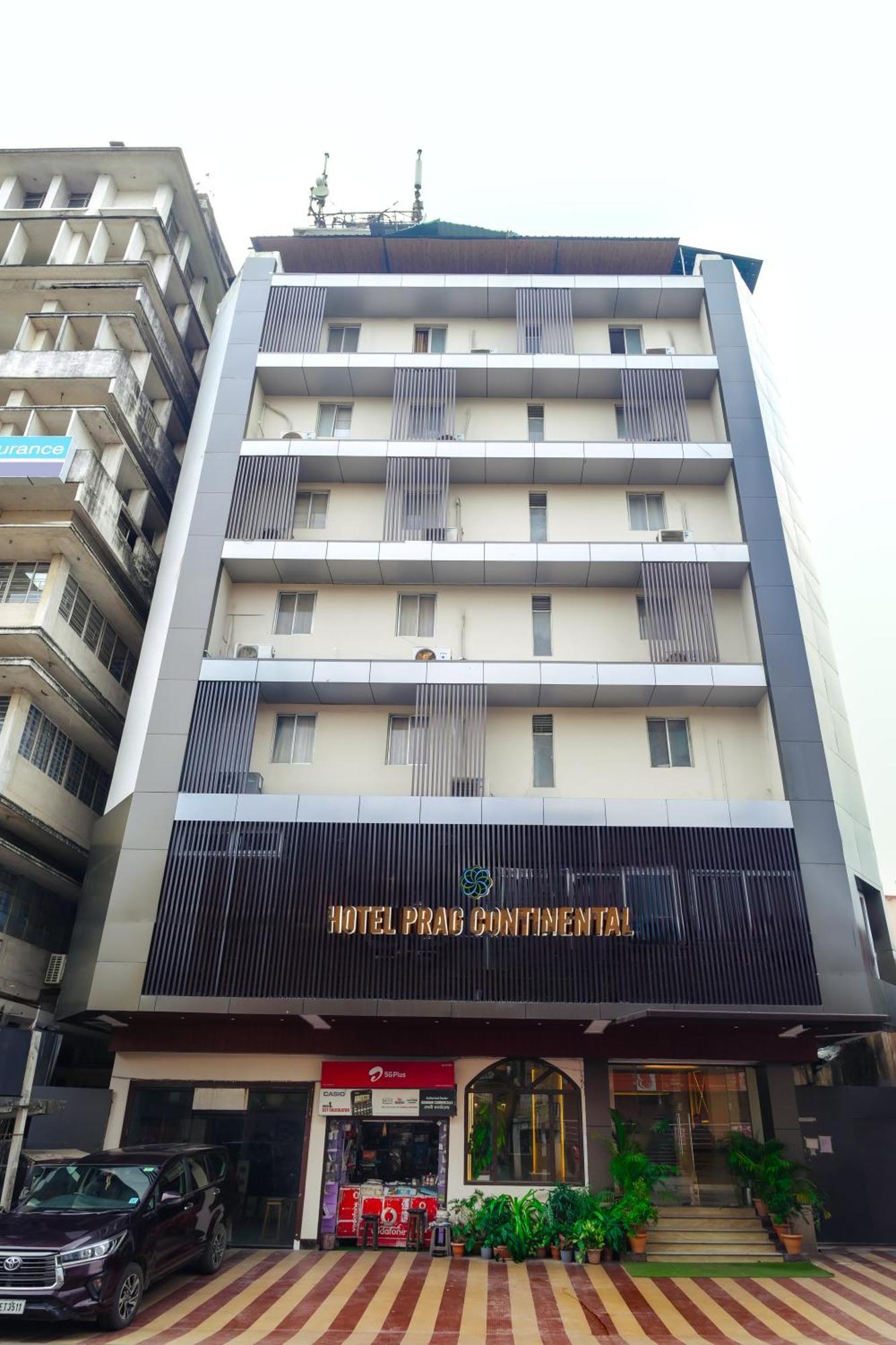 Hotel Prag Continental Гувахати Экстерьер фото